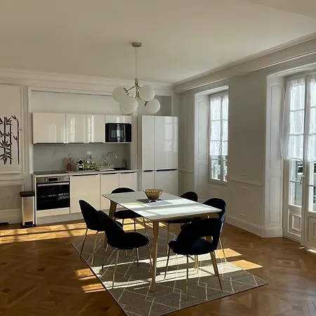 Les Orchidees Et Les Marguerites * Lourdes